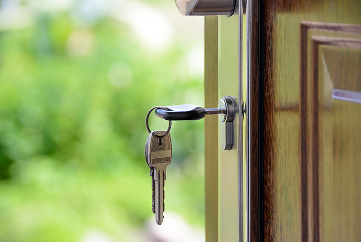 A2B Locks are able to provide local locksmiths in Mottram In Longdendale to repair your broken locks. 